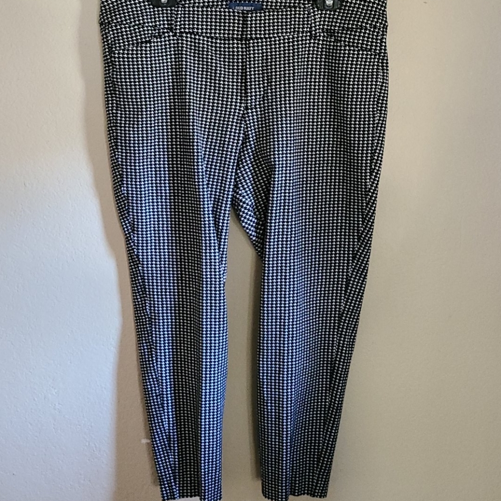 Old Navy Houndstooth Pixie Pant